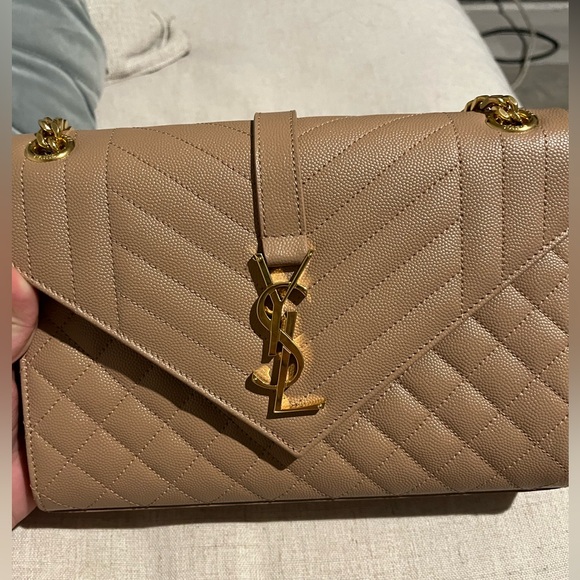 Saint Laurent - YSL Envelope Medium quilted texture crossbody bag - Picture 1 of 3